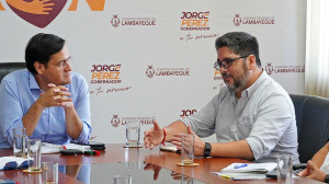 Álvaro Castro reuniéndose con el Gobernador de Lambayeque, Jorge Pérez.